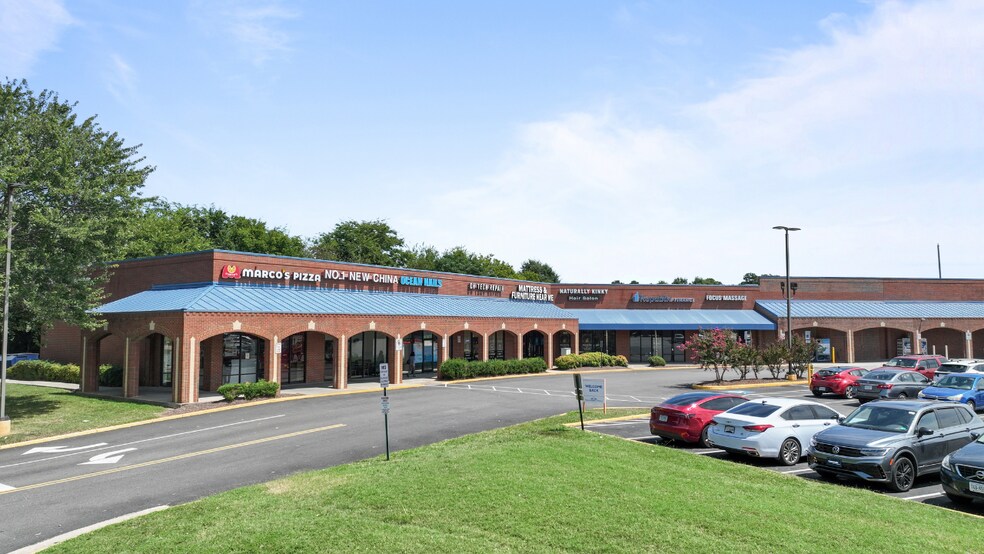 More Photos Of 100 Dunlop Circle Dr, Colonial Heights General Retail For Lease