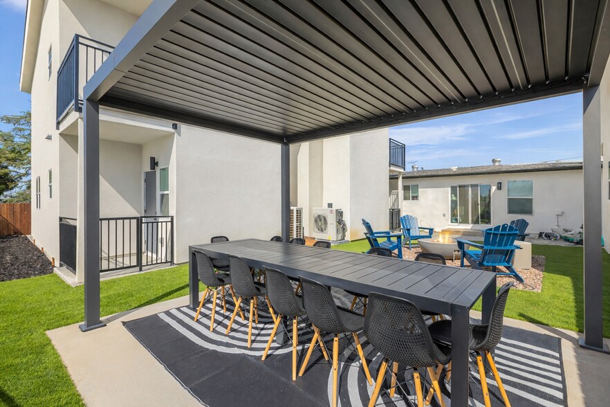 More Photos Of 6407-13 Richard st, San Diego Apartments For Sale