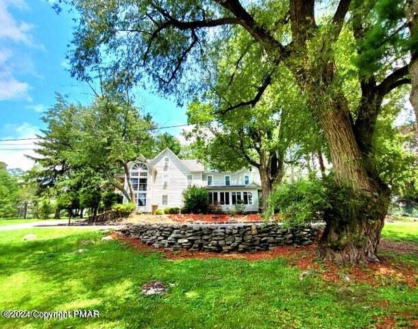 More Photos Of 2735 PA-390, Canadensis Hospitality For Sale