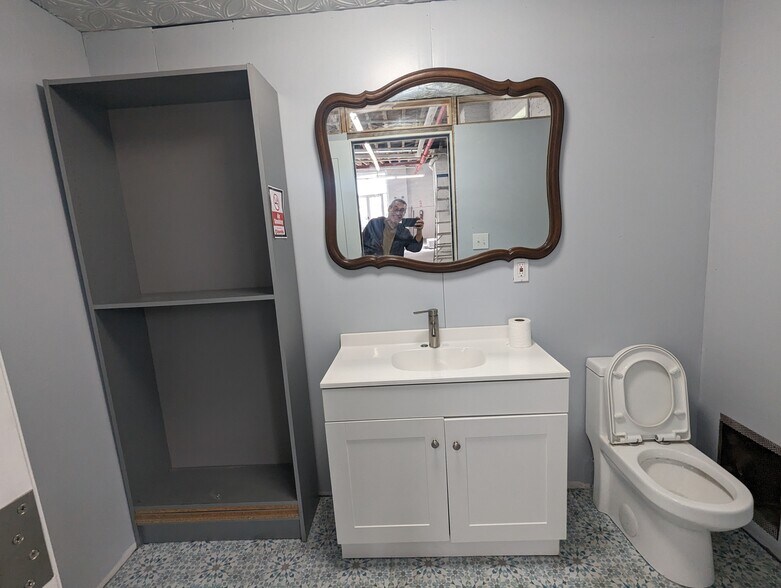 More Photos Of 27 Knickerbocker Ave, Brooklyn Industrial For Sale