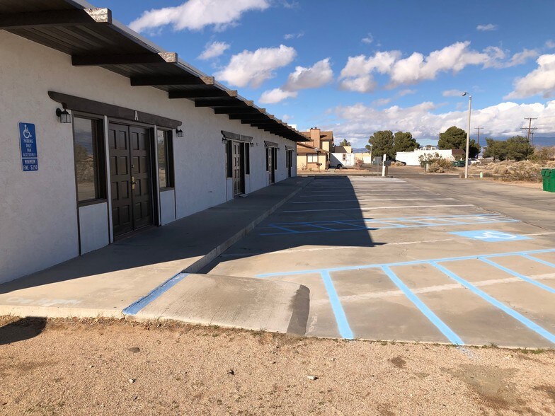 More Photos Of 913 Alene Ave, Ridgecrest Office For Sale