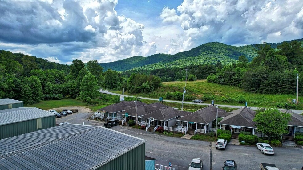 More Photos Of 3196 Highway 515 E, Blairsville Storefront For Lease