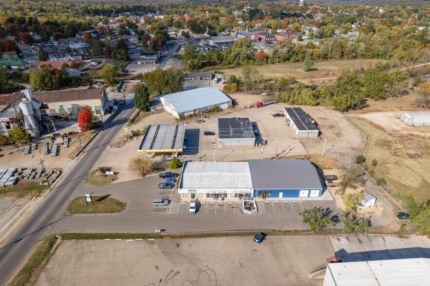 More Photos Of 516-522 Benham St, Bonne Terre Office For Lease