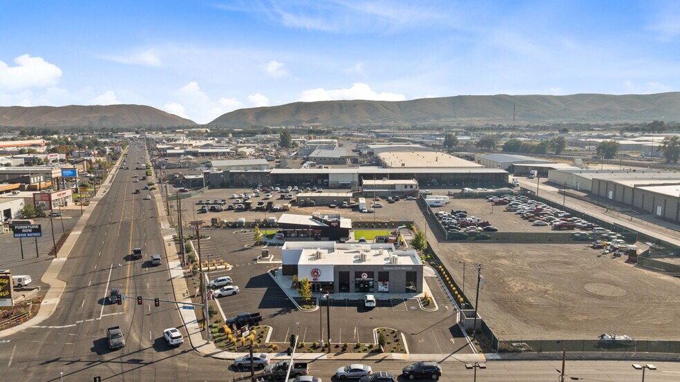 More Photos Of 1802 1st, Yakima Restaurant For Sale