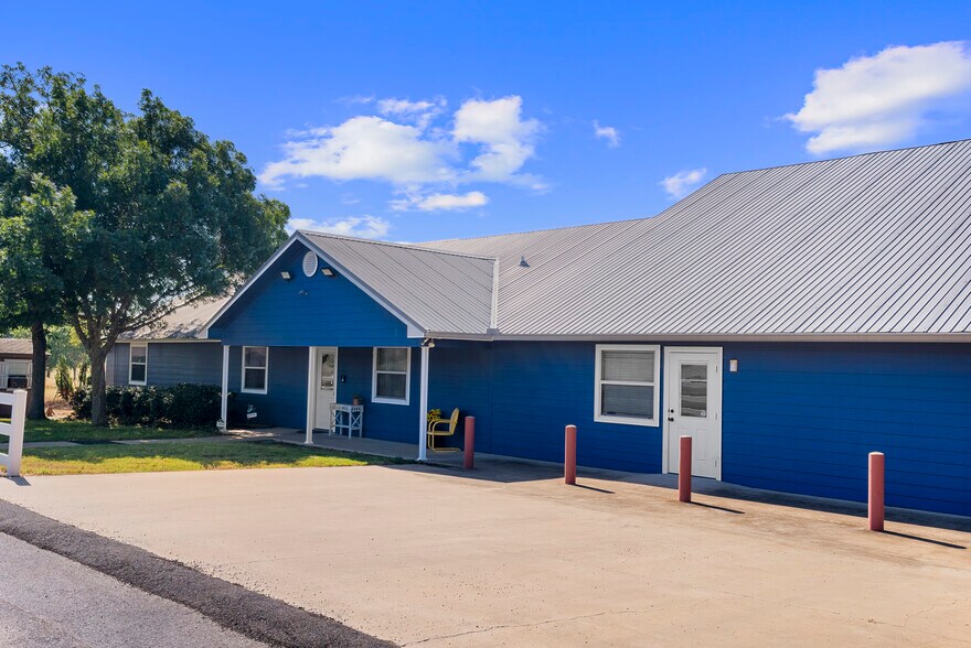 More Photos Of 989 Old Mcdade Rd, Elgin Daycare Center For Sale
