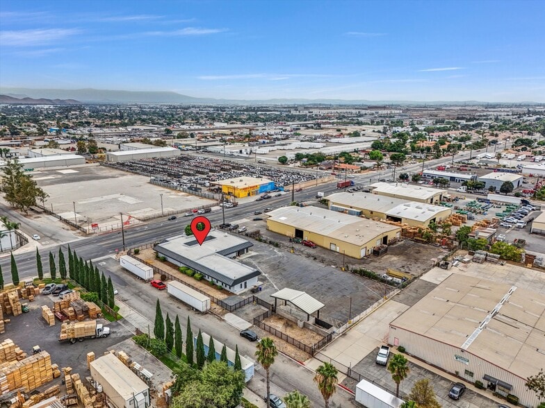 More Photos Of 15384 Arrow Blvd, Fontana Office For Lease