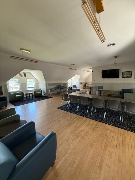 More Photos Of 715 Buchtel Ave, Akron Office For Sale