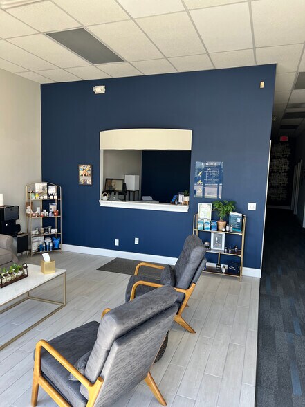 More Photos Of 53 S Washington St, Oxford Storefront For Sale