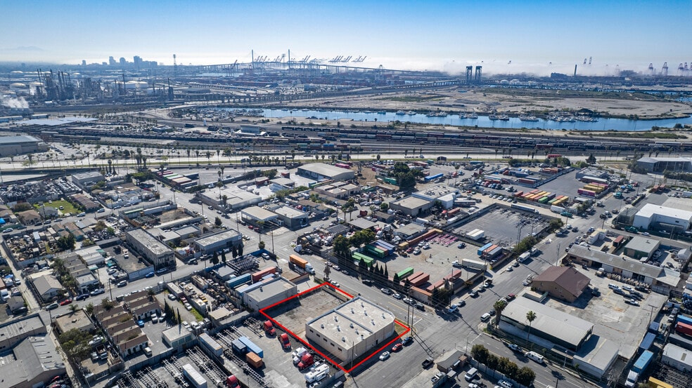 More Photos Of 1003 E G St, Wilmington Warehouse For Lease