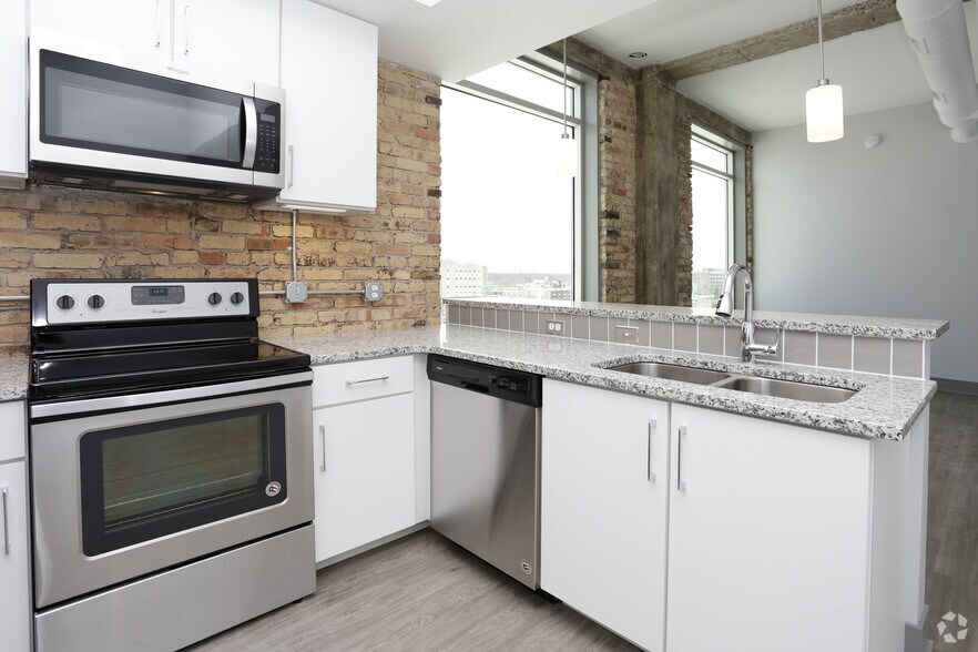 More Photos Of 285 Western Ave, Muskegon Apartments For Lease