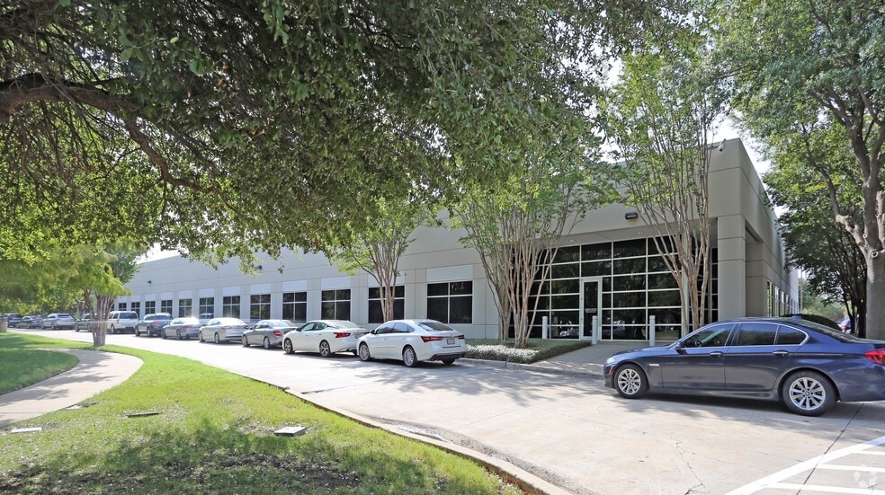 More Photos Of 8616 Freeport Pky, Irving Unknown For Lease