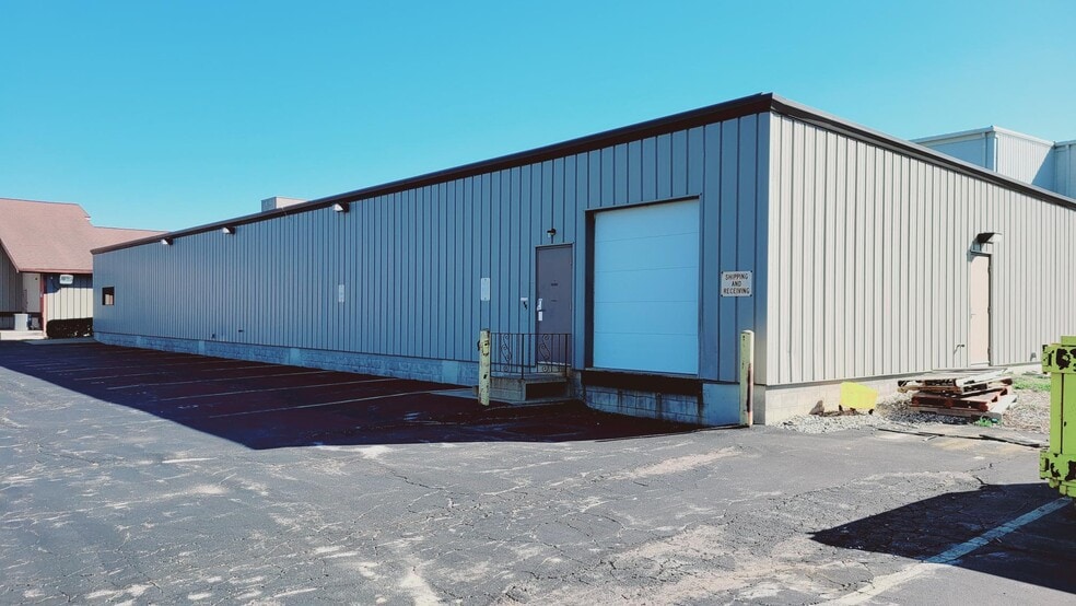 More Photos Of 550 Goodrich Rd, Bellevue Light Distribution For Sale