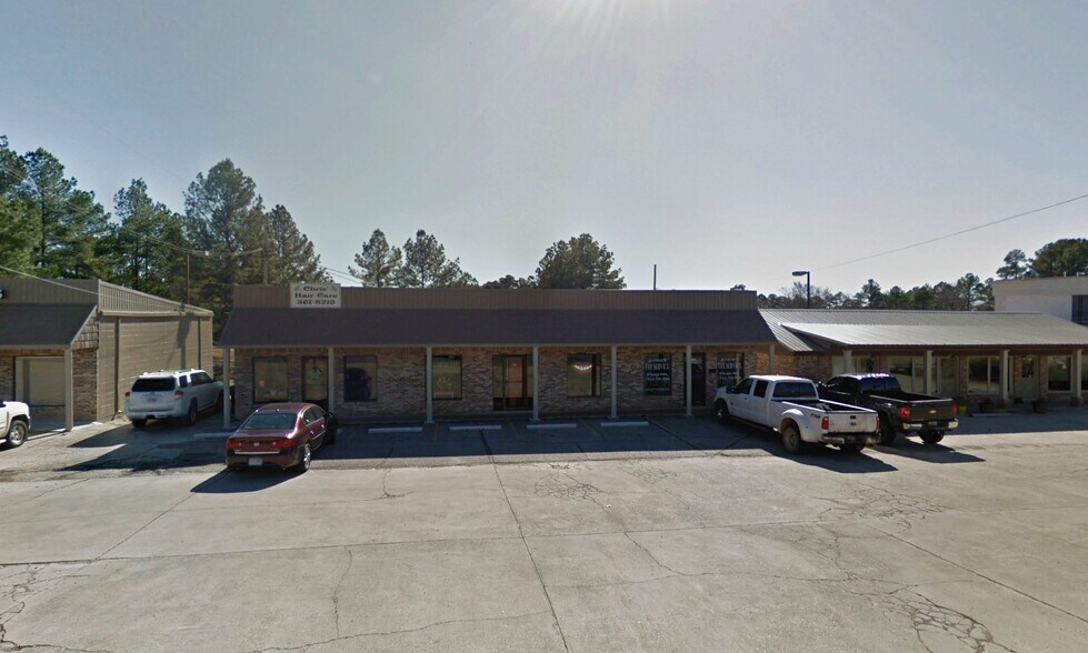 More Photos Of 617 W Bolling St, Monticello General Retail For Lease