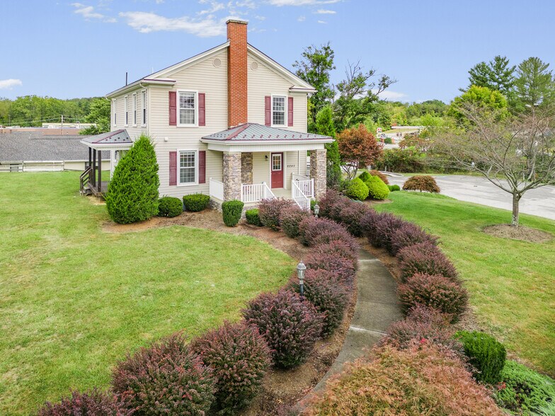 More Photos Of 6245 University Park Dr, Radford Office Residential For Sale