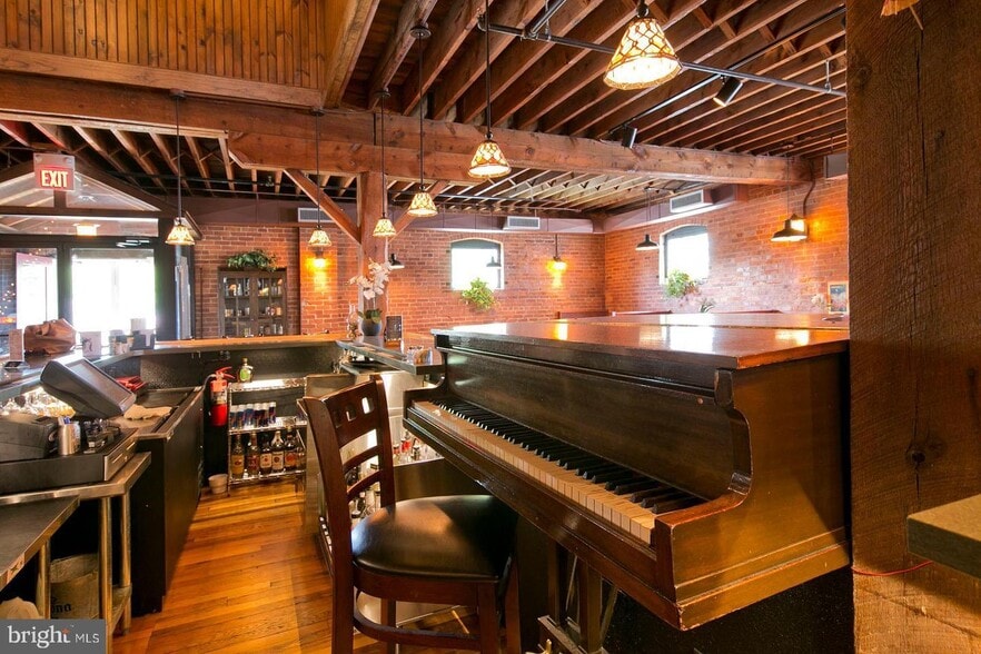 More Photos Of 121-125 E Piccadilly St, Winchester Restaurant For Sale