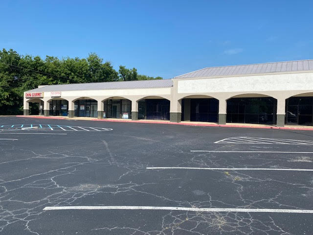 More Photos Of 321 Brown's Ferry Rd, Chattanooga General Retail For Lease