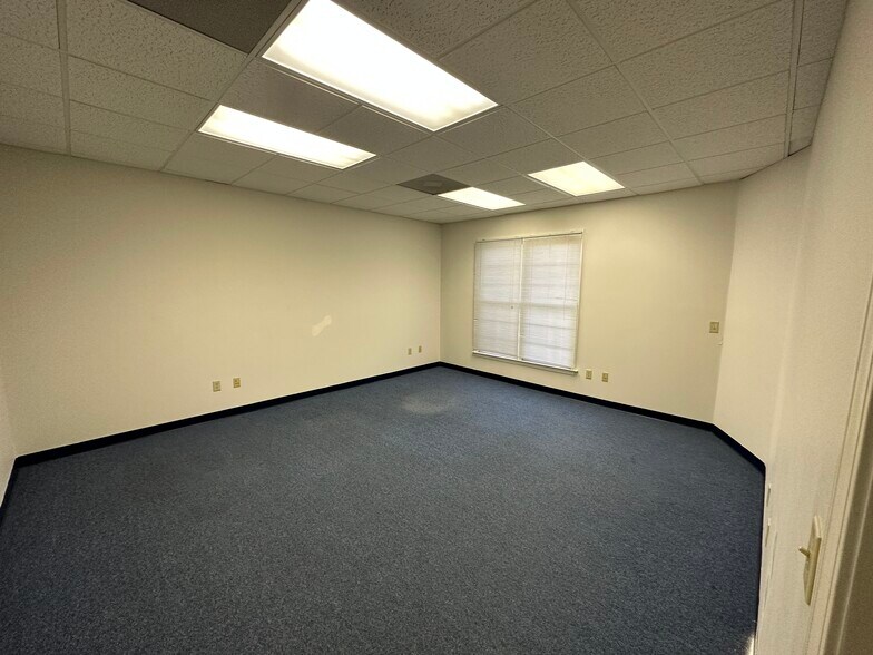 More Photos Of 300 Neff Ave, Harrisonburg Medical For Lease