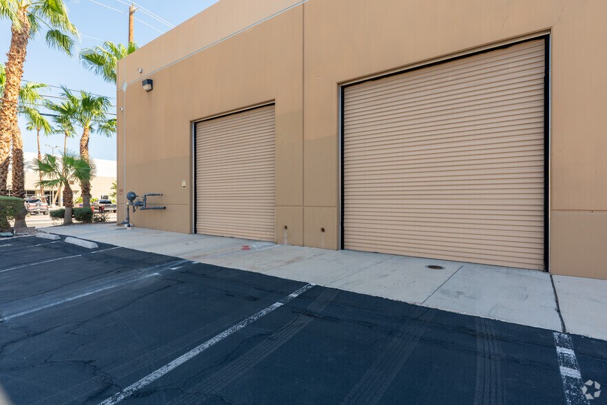 More Photos Of 5321 Cameron St, Las Vegas General Retail For Lease