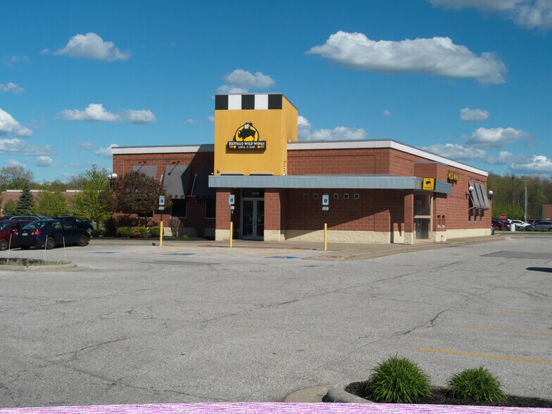 More Photos Of 18800 N Market Pl Dr, Aurora Unknown For Lease