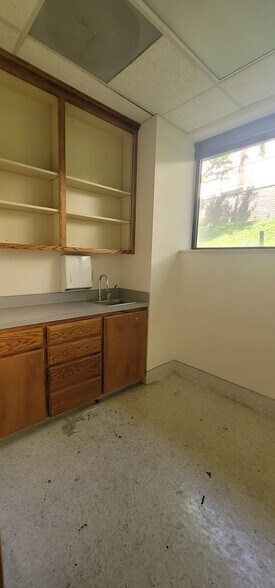 More Photos Of 999 N Tustin Ave, Santa Ana Office For Sale