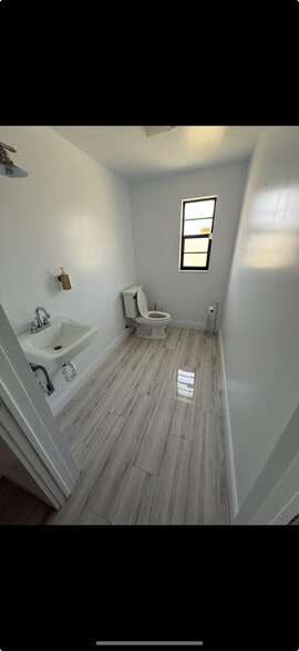 More Photos Of 618 E Ocean Ave, Boynton Beach Storefront For Lease