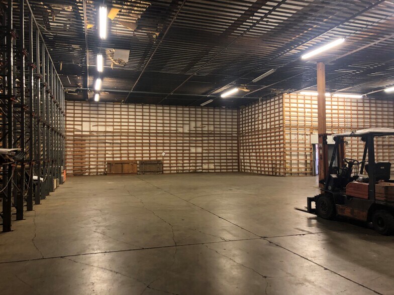 More Photos Of 2440 W Commodore Way, Seattle Industrial For Sale