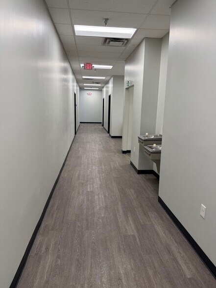 More Photos Of 2720-2736 River Green Cir, Louisville Light Manufacturing For Lease
