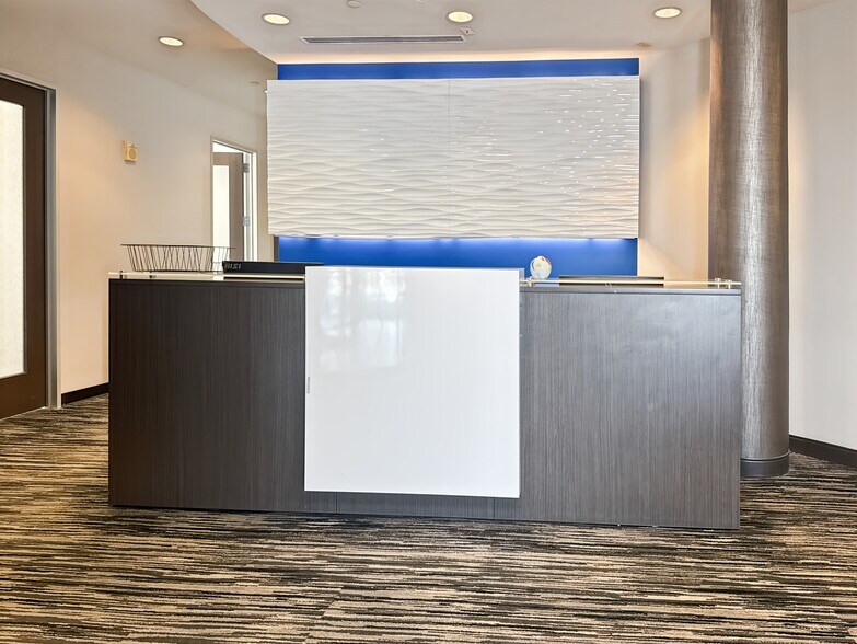 More Photos Of 137 National Plz, Oxon Hill Coworking Space