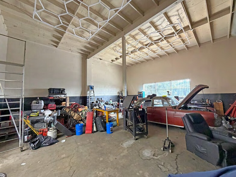 More Photos Of 3700 Fruitland Ave, Maywood Auto Repair For Lease