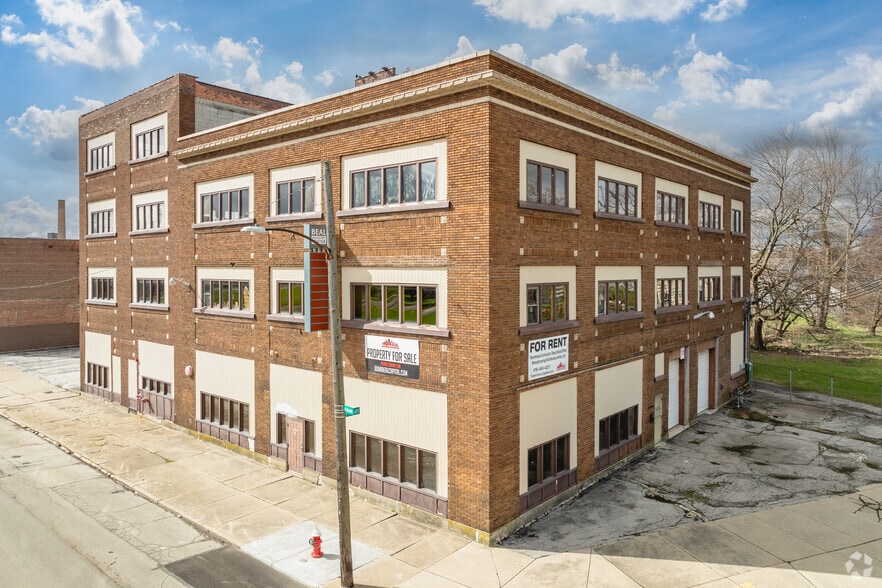 Primary Photo Of 2119 Ashland Ave, Toledo Industrial For Sale