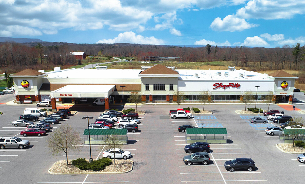 Primary Photo Of 41 Vista Blvd, Slingerlands Supermarket For Lease