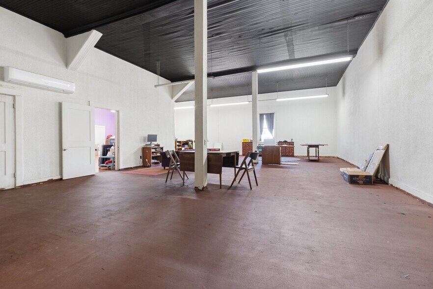 More Photos Of 114 N Church St, Waverly Loft Creative Space For Sale