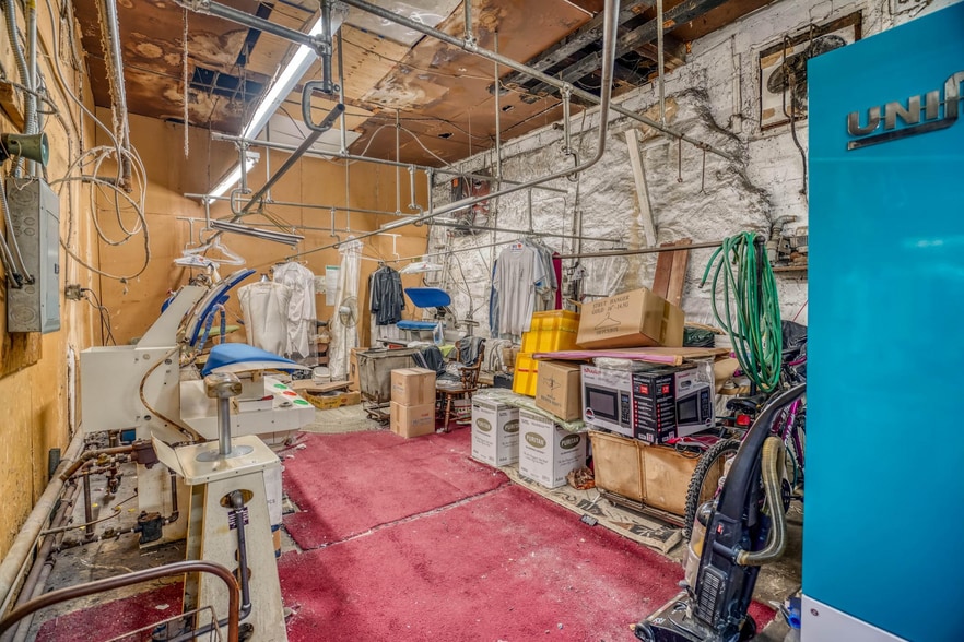 More Photos Of 12 E Wister St, Philadelphia Storefront For Sale