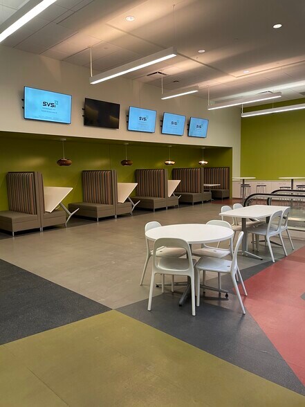 More Photos Of 49 W Maryland St, Indianapolis General Retail For Lease
