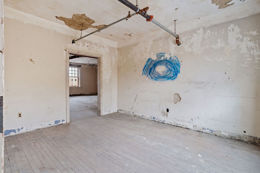 More Photos Of 120 N Warren, Trenton Office For Sale