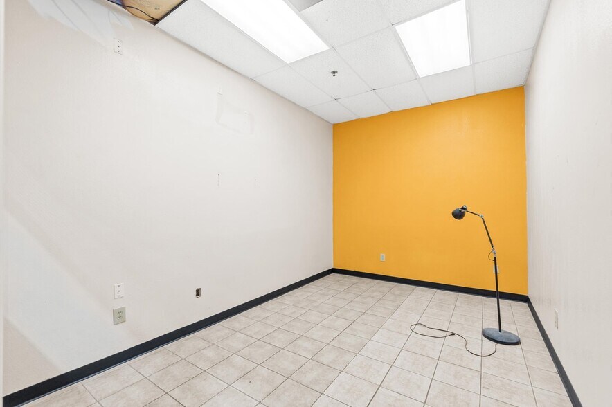 More Photos Of 3115 Fry Rd, Katy Unknown For Lease