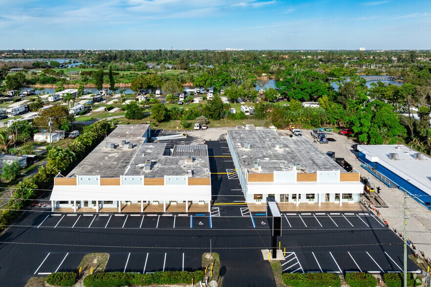 More Photos Of 14520-14540 S Tamiami Trl, Fort Myers Unknown For Lease