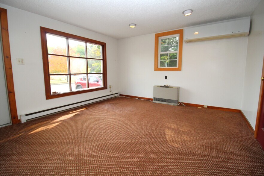 More Photos Of 107 Water Street, Farmington Office For Sale