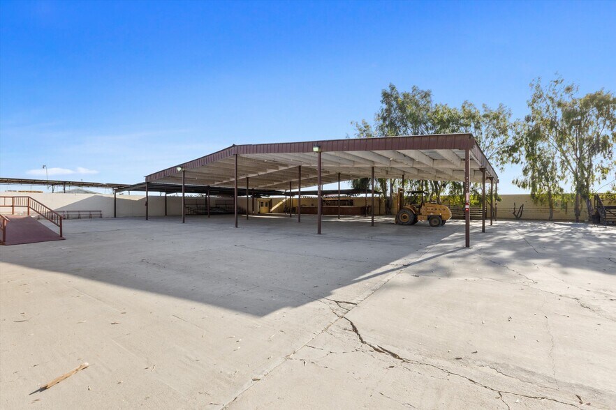 More Photos Of 11475 Garzoli Ave, Delano Horse Stables For Sale