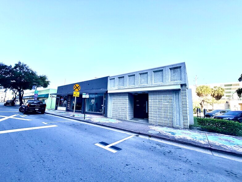 More Photos Of 2025 Tyler St, Hollywood Office For Lease