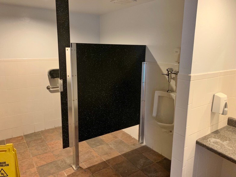 More Photos Of 2801 W I-240 Service Rd, Oklahoma City Restaurant For Sale