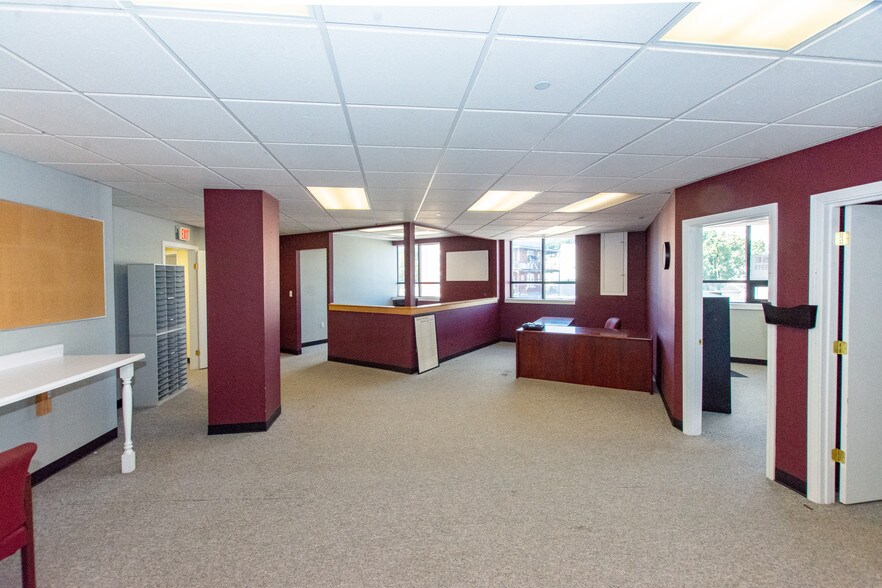 More Photos Of 975-977 Saratoga St, Boston Storefront Retail Office For Lease