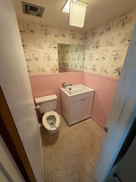 More Photos Of 417 Canal St, New Smyrna Beach Storefront Retail Office For Sale