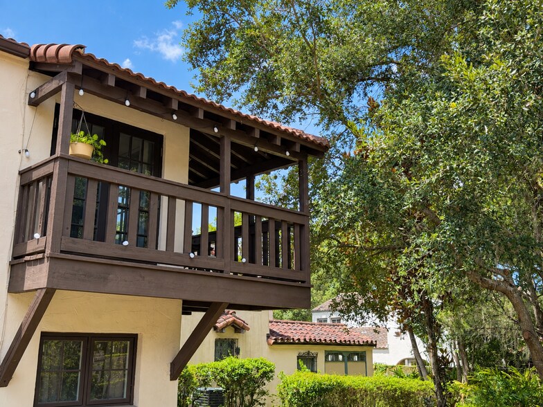 More Photos Of 617 N Interlachen Ave, Winter Park Specialty For Sale