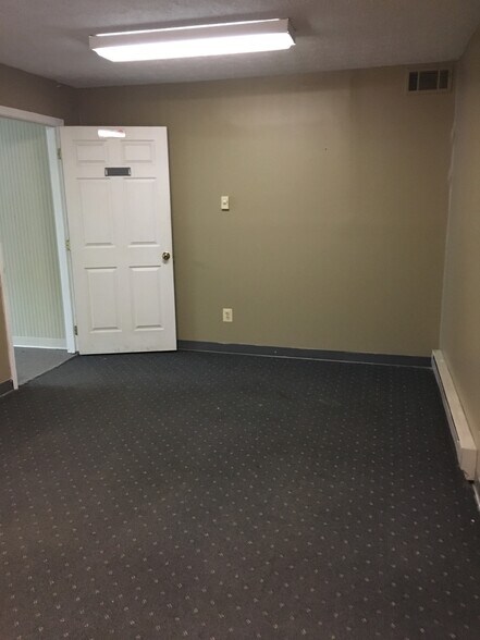 More Photos Of 706 Crain Hwy N, Glen Burnie Flex For Lease