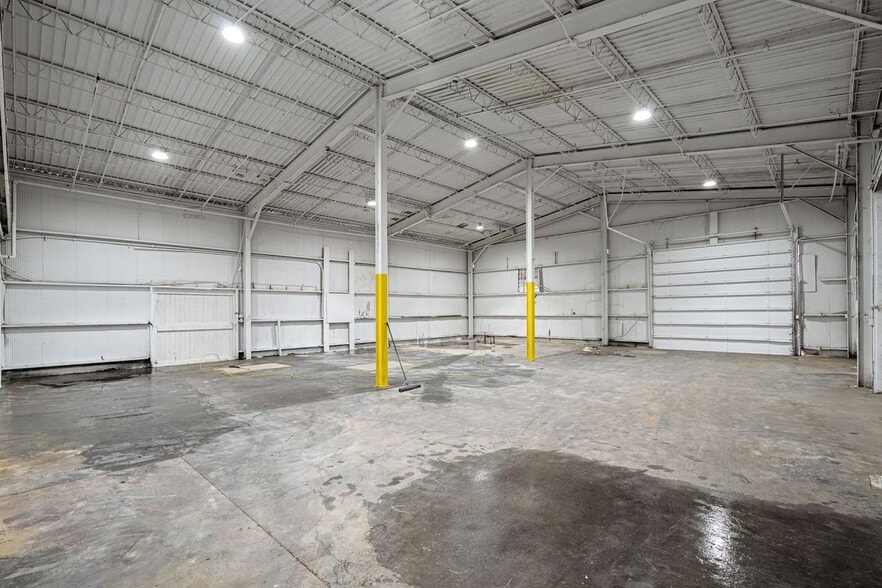 More Photos Of 335 Baxter Ave, Louisville Warehouse For Lease