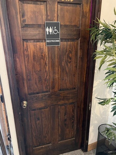 More Photos Of 377 Seneca Ave, Ridgewood Storefront Retail Office For Lease