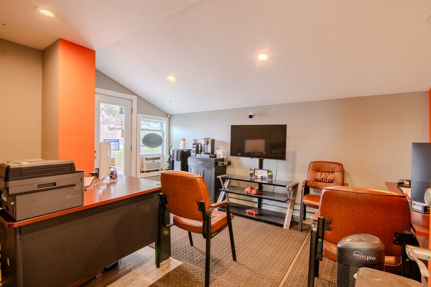 More Photos Of 960 Norwich Rd, Plainfield General Retail For Sale