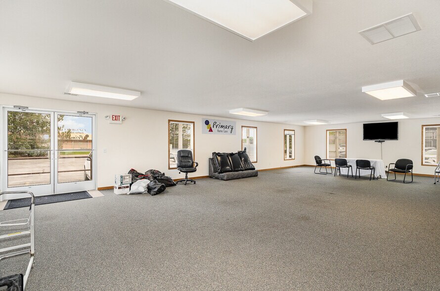 More Photos Of 635 N Center Rd, Saginaw Office For Sale