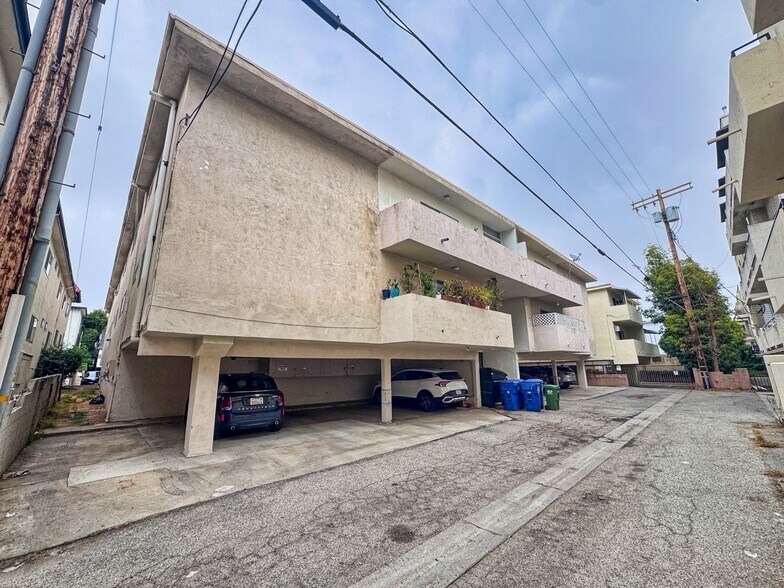 More Photos Of 11964 Kiowa Ave, Los Angeles Apartments For Sale